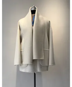 Manteau portefeuille femme hiver cachemire et laine avec écharpe mode élégant vêtement.
