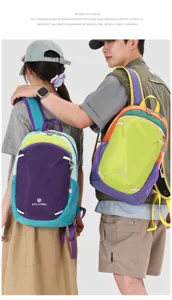 Bunter Doppelstock-Rucksack für Outdoor-Reisen, großer Tagesrucksack für Damen und Herren.