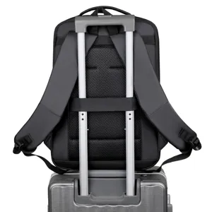 Zwarte uitbreidbare reisrugzak met kofferband, grote zakelijke laptoprugzak hoofdaanzicht.