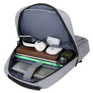 Grote grijze rugzak met meerdere binnenvaakken voor laptop, boeken en dagelijkse benodigdheden.