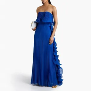 Atemberaubendes königblaues trägerloses plissiertes Maxikleid mit eleganten Rüschen für Damen.