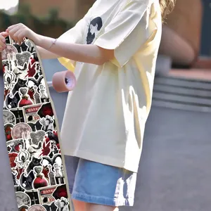Gotisches Vampir-Longboard mit Aufkleber-Design, perfekt für Outdoor-Cruising und Street-Sports.