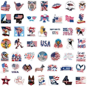Detailansicht patriotischer Unabhängigkeitstag Aufkleber mit Flaggen, Adlern und USA Motiven.