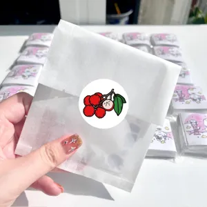 Cartoon Frucht dekorative Aufkleber Rolle, Litschi Design Siegelaufkleber für Geschenke und Deko.