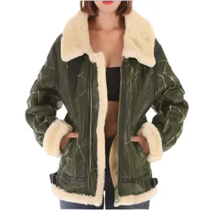 Veste en cuir synthetique triple epaisseur pour femme avec col en fausse fourrure blanche.