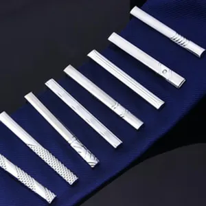 Ensemble de pinces à cravate courtes argentées pour hommes 4 cm métal minimaliste détail