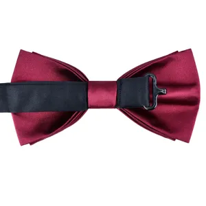 Nœud papillon bordeaux classique pour homme avec sangle réglable pour mariage et costume.