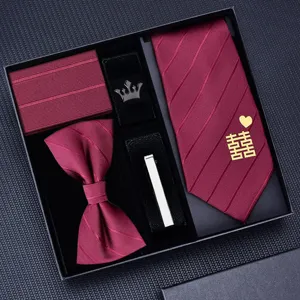 Set regalo cravatta matrimonio uomo bordeaux con papillon fazzoletto gemelli fermacravatta.