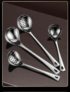 Juego de cucharas de acero inoxidable con mango texturizado, ideal para sopa de cocina y hot pot.
