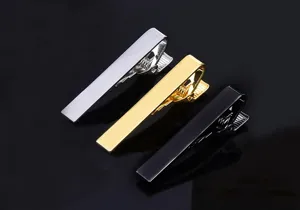 Pinces à cravate classiques en argent or et noir design court et minimaliste pour hommes élégants.