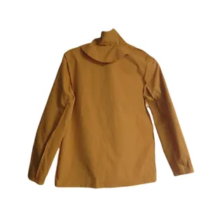 Veste manteau jaune décontractée pour femme d'automne avec manches longues et col montant.