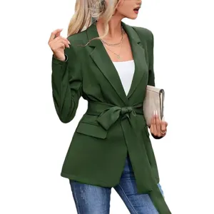Chaqueta blazer verde oscura casual para mujer con cinturón, ideal para la oficina profesional.