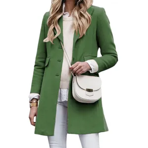 Groene wollen jas dames herfst winter elegante stijlvolle trenchcoat kleding detail.