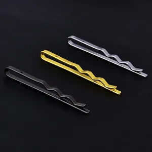 Pinces à cravate en métal slim au design ondulé élégant pour tenues formelles d'hommes.