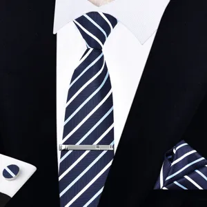 Conjunto de corbata de rayas formal para hombre con pañuelo pasador y gemelos para negocios