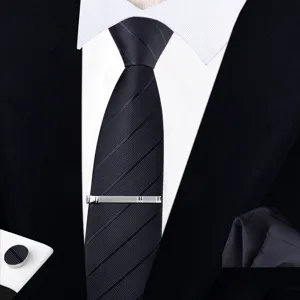 Conjunto corbata a rayas hombre negocios con pisacravatas pañuelo gemelos elegantes