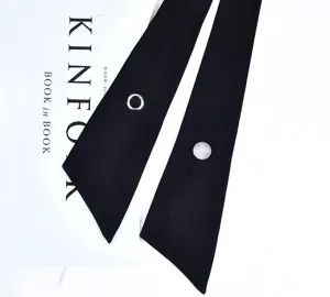 JK uniforme nero nastro cravatta accessorio, tinta unita incrociato stile college fiocco dettaglio.
