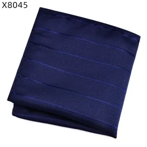 Donkerblauwe gestreepte heren pochet voor formele pakken en trouwkostuum accessoires.