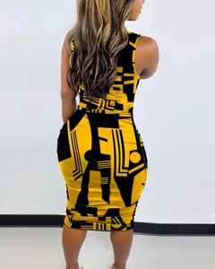 Ärmelloses enges Kleid Rückansicht, schwarz gelb geometrischer abstrakter Bodycon Minikleid