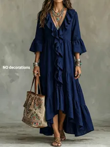 Detailansicht des V-Ausschnitt Rüschen Maxikleids, langer Ärmel im Boho-Stil dunkelblau.