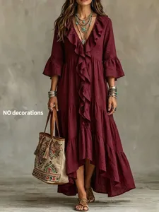Detailaufnahme des vintage V-Ausschnitt Rüschen Patchwork Langarm Boho Maxikleids für Damen.