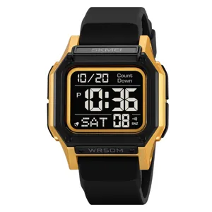 Montre sport numerique homme SKMEI boitier carre dore bracelet silicone noir vue face