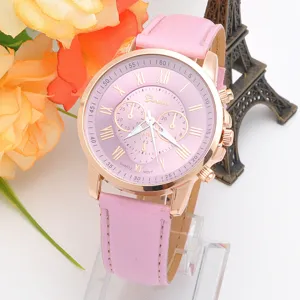 Rosa Lederarmband Quarz Damen Uhr mit Roségold Gehäuse und römischen Zifferblatt Design.