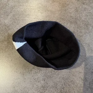 Schwarze Strickmuetze mit weissem Muster Winter warme Casual Streetwear Beanie Muetze
