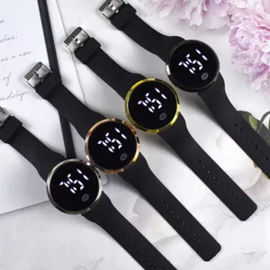 Orologio digitale LED per studenti, orologio sportivo impermeabile con cinturino in silicone.
