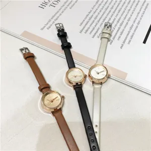 Koreaanse mode kleine wijzerplaat quartz horloge met lederen band voor vrouwen chic.