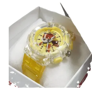 Reloj electrónico infantil Paw Patrol con correa amarilla transparente y esfera digital brillante.
