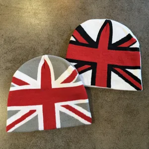 Gedetailleerd overzicht van de Union Jack jacquard gebreide muts, stijlvolle wintermuts.