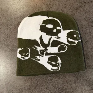 Halloween Geist Strick Beanie Mütze für Damen und Herren, warmer Winter Hip-Hop Totenkopf Hut.