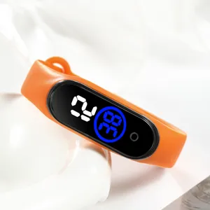Bracciale smart LED arancione, orologio elettronico minimalista per studenti e sport.