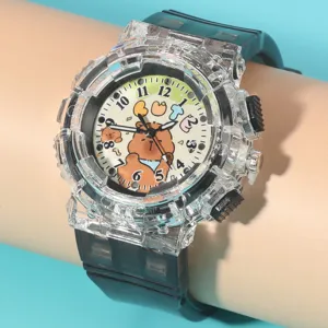 Dettaglio orologio cartoon con guscio trasparente, quadrante orsetto carino, movimento al quarzo.