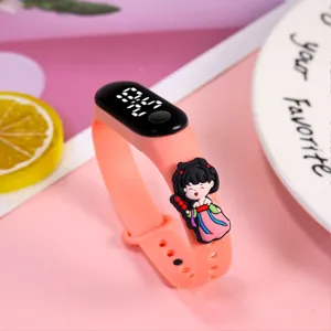 Rosa LED Elektronikuhr mit süßem Cartoon-Mädchen-Puppen-Ornament, wasserdichtes Silikon-Sportarmband.