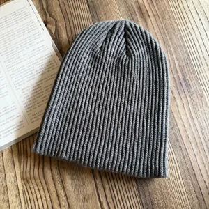 Einfarbige Strickmütze für Damen und Herren, Herbst und Winter warme lässige Streetwear Mütze.