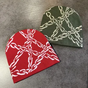 2er Set modische Strickmützen, rot und grün Y2K Streetwear Beanie Mützen mit Kette.