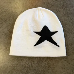 Women winter knit beanie hat white black star pullover warm casual street fashion stylish