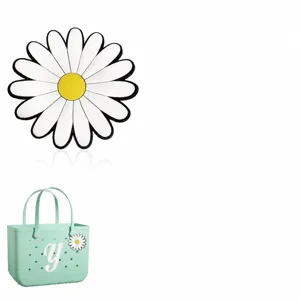 Breloques de sac de plage EVA marguerite blanche et lettre y accessoires de bricolage