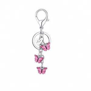 Rosa Schluesselanhanger Massbild mit Gesamtlange 11,1cm und klaren Anhaengergroessen.