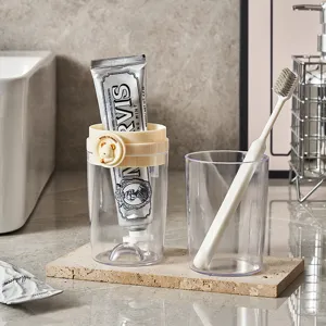 Set di tazza per colluttorio da viaggio portatile con simpatico design di orsetto.