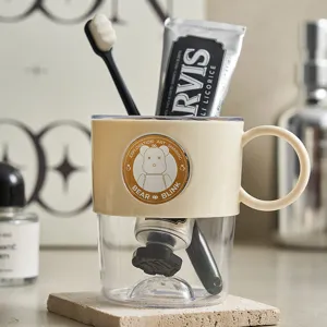 Gobelet à brosse à dents en plastique avec joli autocollant d'ours, tasse de rinçage double.