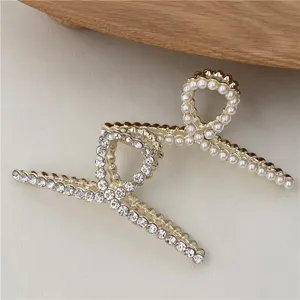 Perl Strass Legierung Haarklammer, elegante Kreuz Sichel Haarschmuck für Damen.