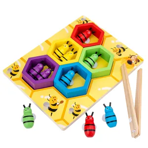 Wooden bee clipping toy Montessori puzzle game for kids fine motor skills training.
