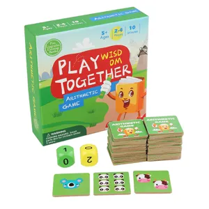 Hölzernes Mathe-Spielzeug-Set für Kinder mit Rechenkarten und Würfeln zum frühen Lernen.