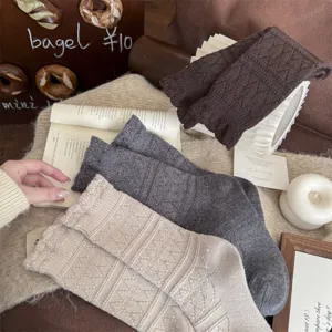 Dicke japanische Vintage-Hohlwoll-Mittelrohrsocken für Damen Herbst Winter warme Stiefelsocken