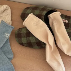 Soft cashmere socks for women, winter thickened warm loose rolled edge embroidered letter