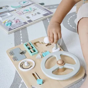 Tavola sensoriale in legno per bambini, gioco Montessori con volante e abbinamento colori.