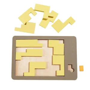 Jeu de puzzle casse-tête en bois avec des blocs géométriques pour le défi des enfants.